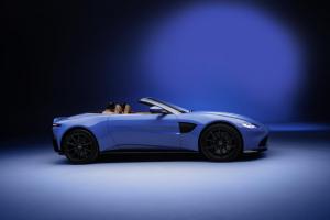 Aston Martin Vantage Roadster 2020 года