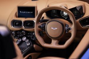 Aston Martin Vantage Roadster 2020 года
