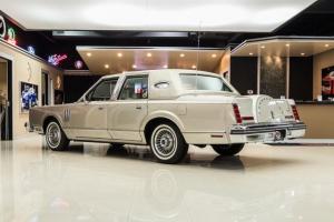Lincoln Continental Mark VI Sedan 1980 года