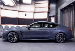 BMW M8 Competition Gran Coupe в цвете Brands Hatch Grey