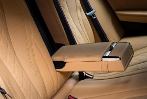 BMW M8 Competition Gran Coupe в цвете Brands Hatch Grey