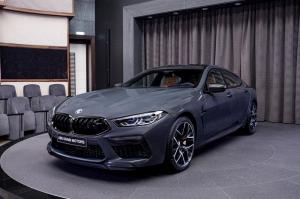 BMW M8 Competition Gran Coupe в цвете Brands Hatch Grey
