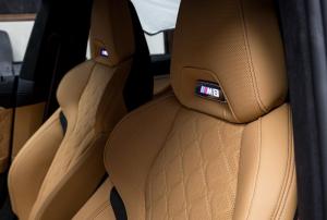 BMW M8 Competition Gran Coupe в цвете Brands Hatch Grey