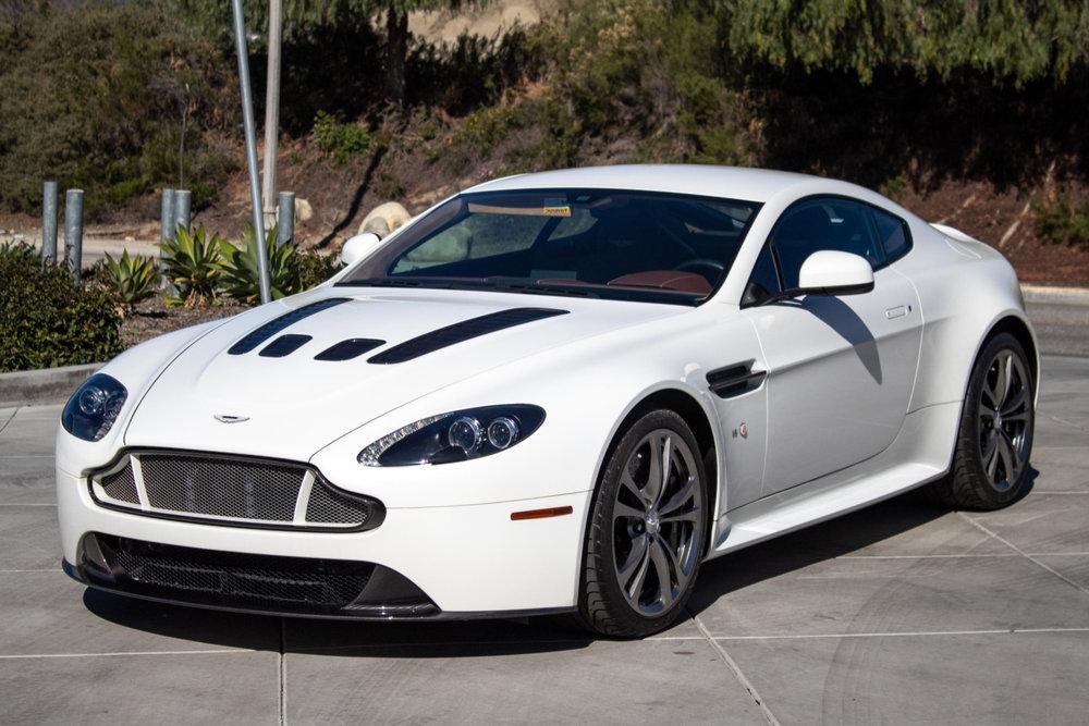 Aston Martin v12 Vantage s