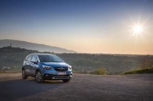 Opel Crossland X Turbo 2017 года