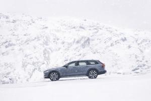 Volvo V90 B6 Cross Country 2020 года