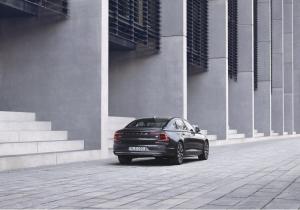 Volvo S90 T8 AWD Recharge Inscription 2020 года