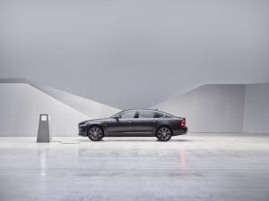 Volvo S90 T8 AWD Recharge Inscription 2020 года