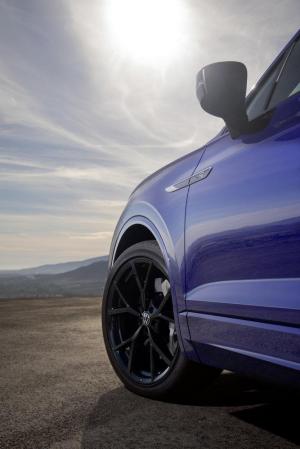 Volkswagen Touareg R 2020 года
