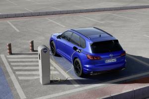 Volkswagen Touareg R 2020 года