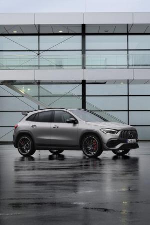 Mercedes-AMG GLA45 S 4Matic+ 2020 года