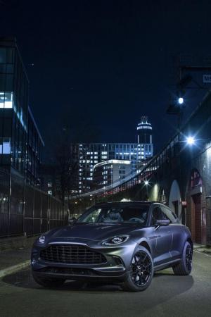Aston Martin DBX by Q 2020 года