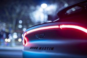Aston Martin DBX by Q 2020 года