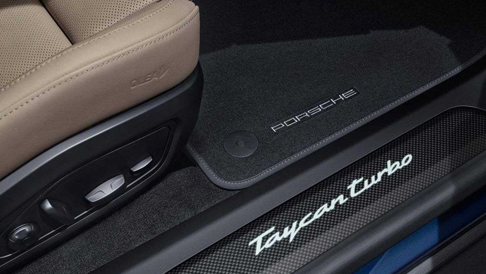 Porsche Taycan Turbo SportDesign Package Carbon
