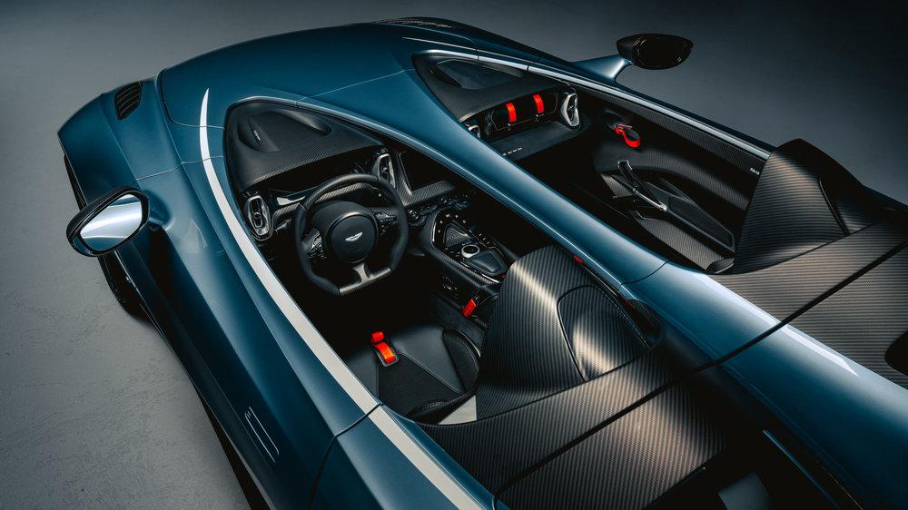 Aston Martin V12 Speedster 2020 года