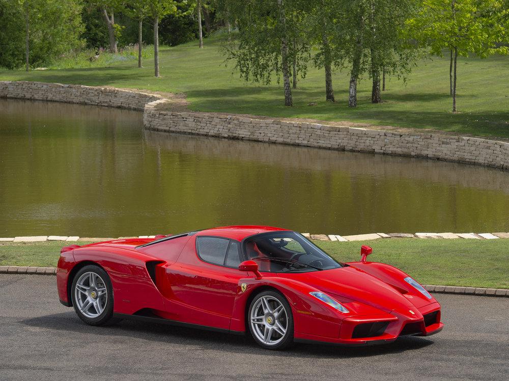 Ferrari Enzo Red сзади