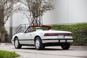 Buick Reatta Convertible Select 60 1190 года