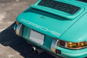 Porsche 911 Malibu Reimagined by Singer 1991 года, RM Sotheby's
