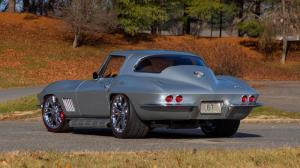 Chevrolet Corvette Sting Ray Resto Mod SEMA Car 1967 года