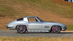 Chevrolet Corvette Sting Ray Resto Mod SEMA Car 1967 года