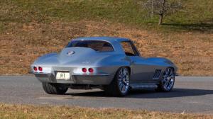 Chevrolet Corvette Sting Ray Resto Mod SEMA Car 1967 года