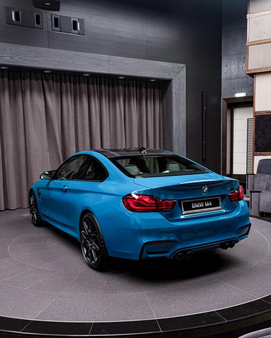 Редкий BMW M4 Edition M Heritage: немецкая классика в цвете лагуны