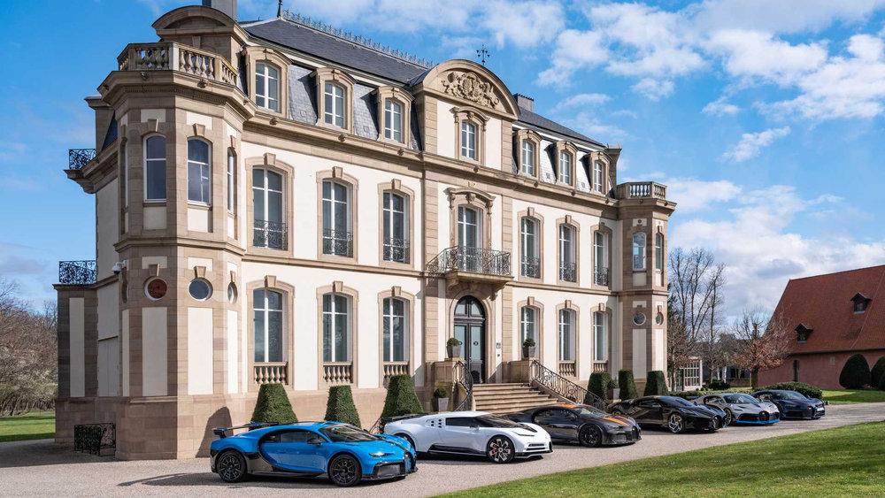 Шестерка редких Bugatti Chiron встретилась вместе