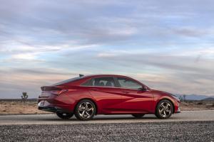 Hyundai Elantra 2020 года