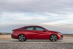 Hyundai Elantra 2020 года