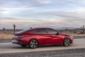 Hyundai Elantra 2020 года