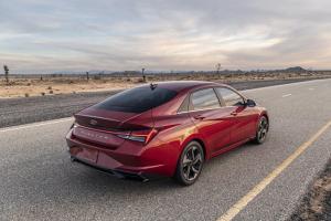 Hyundai Elantra 2020 года