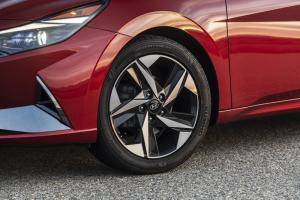 Hyundai Elantra 2020 года