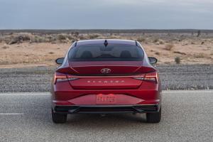 Hyundai Elantra 2020 года