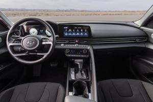 Hyundai Elantra 2020 года