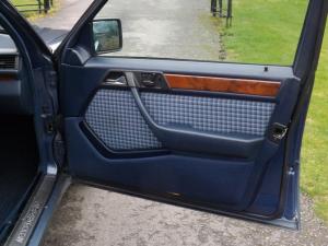 Mercedes-Benz 500E 1993 года