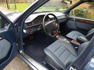 Mercedes-Benz 500E 1993 года