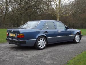 Mercedes-Benz 500E 1993 года