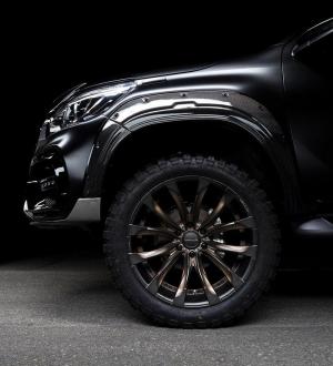 Toyota Hilux Double Cab Black Bison by Wald 2020 года