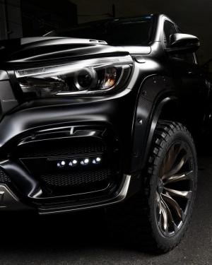 Toyota Hilux Double Cab Black Bison by Wald 2020 года