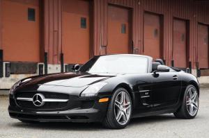 Продается малопробежный родстер Mercedes SLS AMG