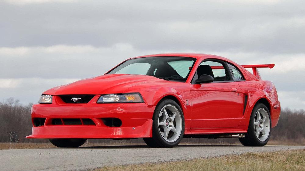 Ford Mustang SVT Cobra R 2000 года проехал всего 772 километра
