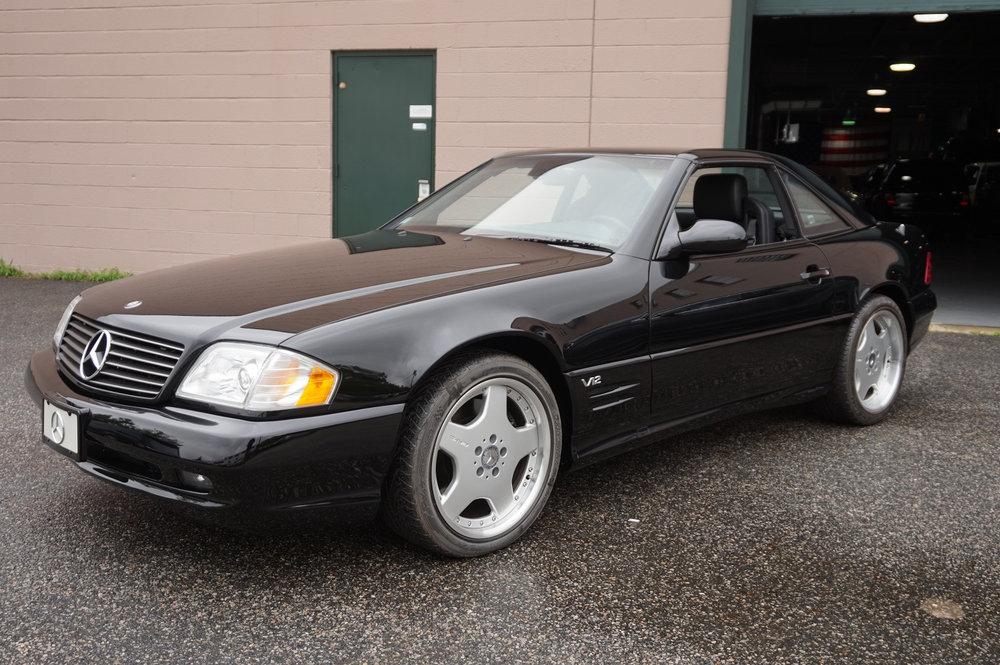 19-летний Mercedes-Benz SL600 ищет первого хозяина