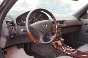 Mercedes-Benz SL600 2001 года