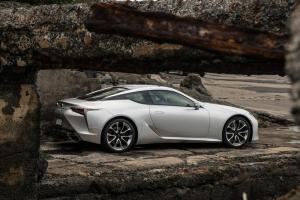 Lexus LC500 2020 года