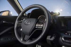 Lexus LC500 2020 года