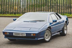 Продается один из 21 экземпляра 1987 года — Lotus Esprit Turbo