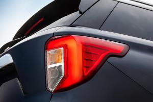 Ford Explorer Platinum 2020 года