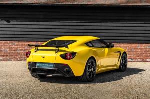 Aston Martin V12 Zagato 2013 года, в цвете Sunburst Yellow, Nicholas Mee & Co.