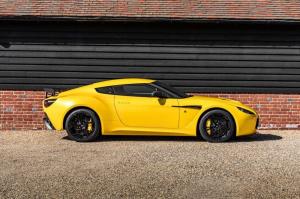 Aston Martin V12 Zagato 2013 года, в цвете Sunburst Yellow, Nicholas Mee & Co.