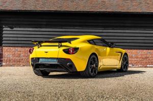Aston Martin V12 Zagato 2013 года, в цвете Sunburst Yellow, Nicholas Mee & Co.